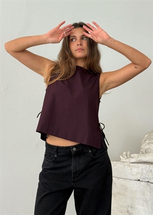 Leonie top Bordeaux Boii Studios 